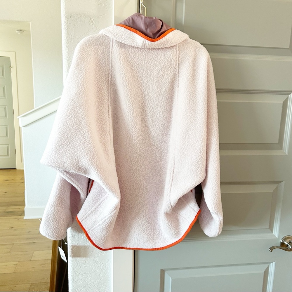 NWT Free People Hit The Slopes Fleece Shawl Jacket Pinky Fuchsia - Picture 4 of 7